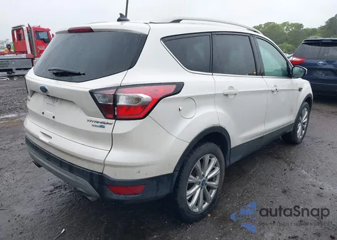 2018 Ford Escape Titanium из США, поврежденный, VIN 1FMCU9J91JUA61866